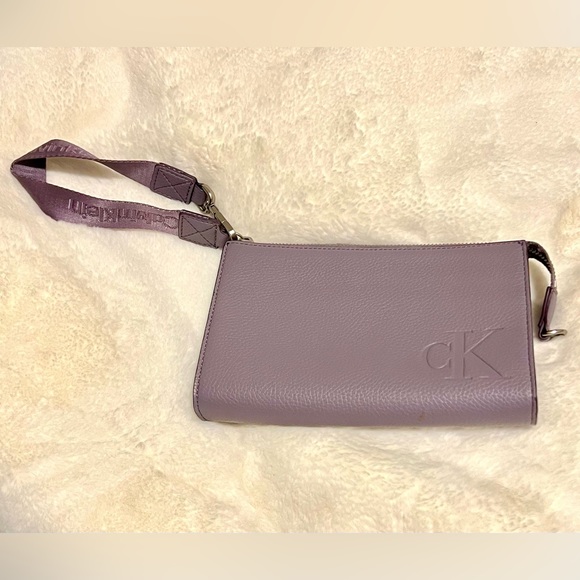 Calvin Klein CK Wristlet/Small Purse Lavender - Picture 4 of 5